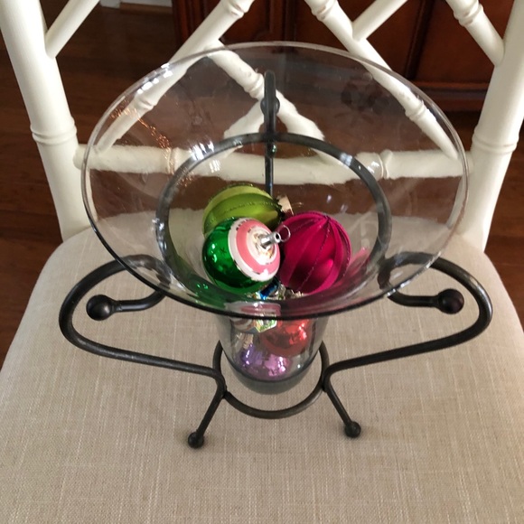 Glass vase with black stand. - Picture 4 of 4